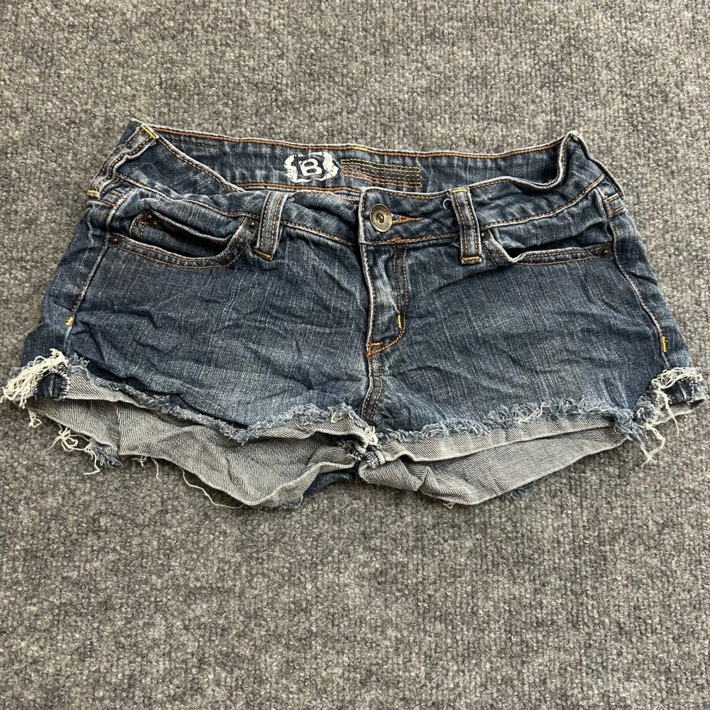 Bullhead Denim Co. Shorts Womens Size 1 Blue Low Rise Mini Frayed Hem Dark Wash
